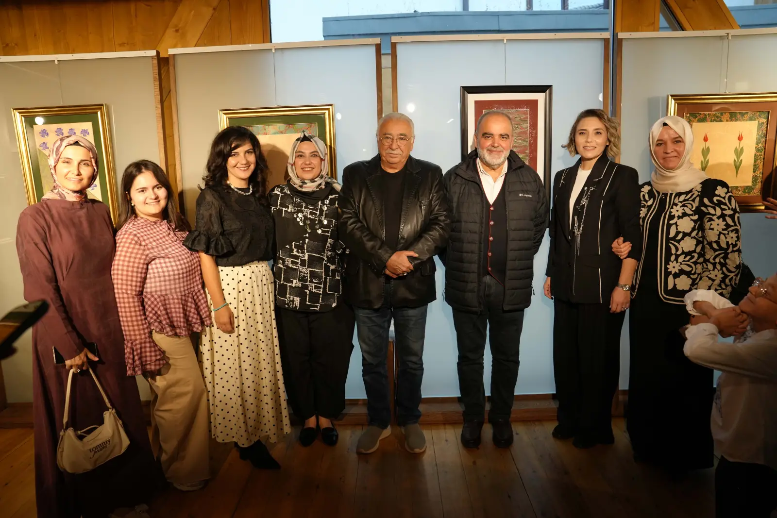 Konya Büyükşehir Belediyesi Meydan Evleri Ebru Talebeleri ile Ebru sergisi açılış ve eser detayları