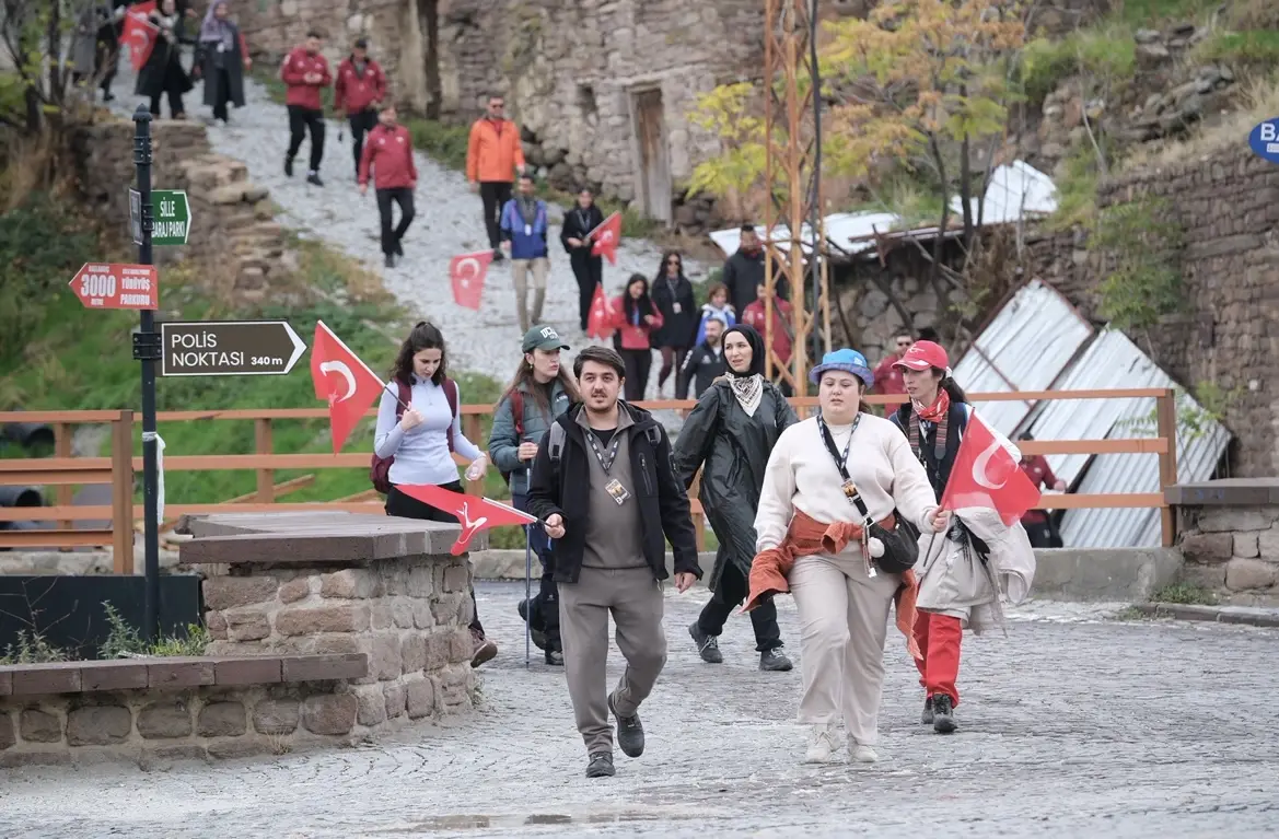 Konya Büyükşehir Belediyesi Sille'de Yürüyoruz 29 Ekim Cumhuriyet Bayramı doğa yürüyüşü etkinliği