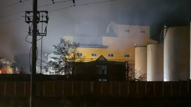 Yağ fabrikasındaki yangın 8, 5 saatte kontrol altına alındı