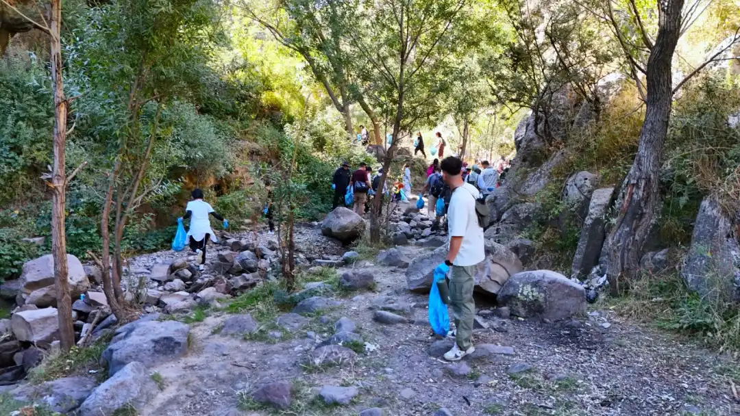 Kırlangıç Vadisi’nde spor eşliğinde çevre temizliği yapıldı