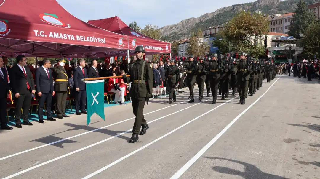 Amasya'da Cumhuriyet Bayramı'nın 103'ncü yılı coşkuyla kutlandı