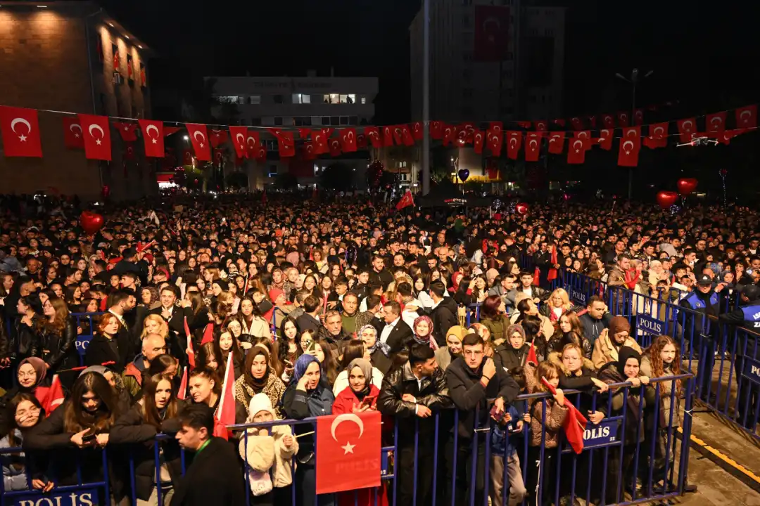 Ebru Yaşar'dan Cumhuriyet Bayramı konseri