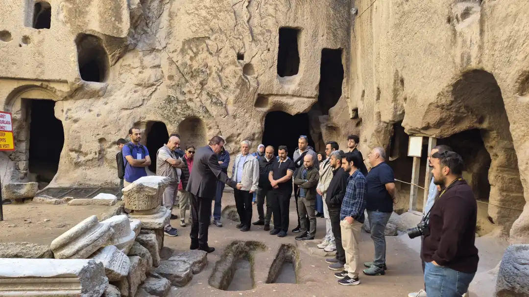Gümüşler Manastırı akademisyenlere tanıtıldı