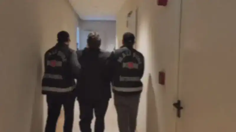 İnterpol tarafından aranan şüpheli İstanbul’da yakalandı