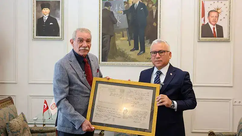 110 yıl sonra ulaşılan belgeler, esir yüzbaşının torununa teslim edildi