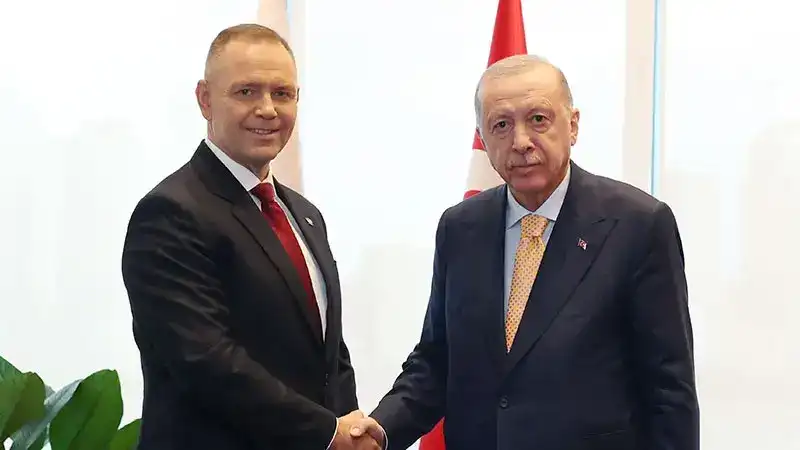 Cumhurbaşkanı Erdoğan, Polonya Cumhurbaşkanı Nawrocki ile bir araya geldi