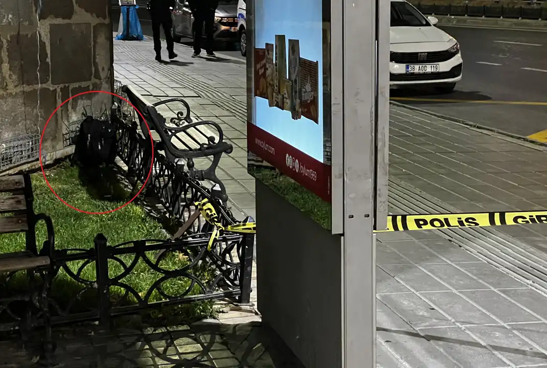 Kayseri'de şüpheli çanta kontrollü şekilde patlatıldı; içinden kıyafet çıktı