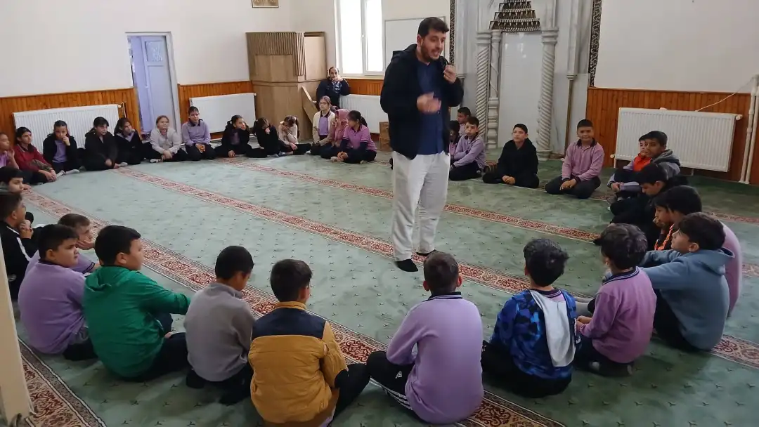 Adnan ÇELEBİ/BOR (Niğde), Niğde'nin Bor ilçesinde ortaokul öğrencileri'Cami Çocuk Buluşması'etkinliğine katıldı