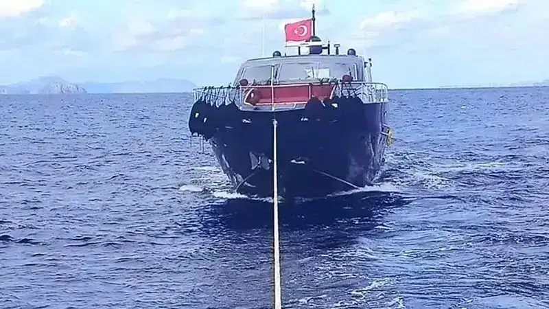 Datça açıklarında sürüklenen tekne kurtarıldı
