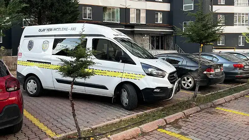 Dini nikahla birlikte yaşayan çift, bıçakla birbirini yaraladı