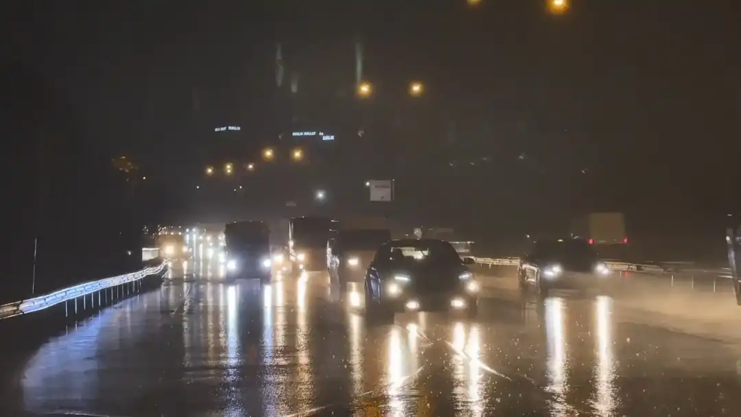 İstanbul'da sağanak etkili oluyor