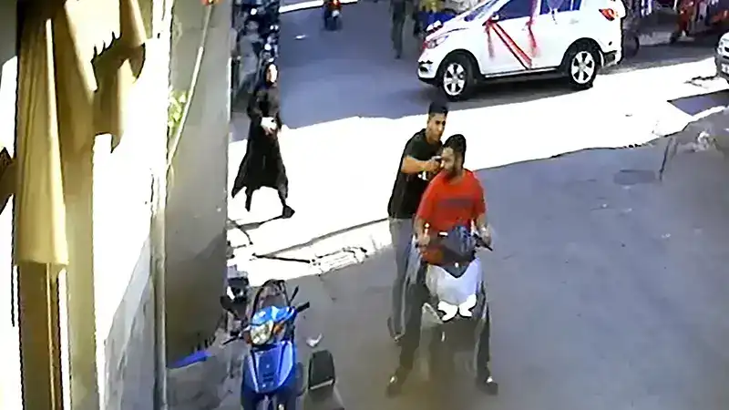 Çantasını gasbeden şüphelinin peşinden koştu