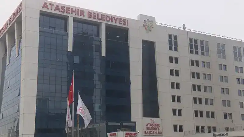 Ataşehir Belediyesi'ne operasyon; gözaltına alınan 13 kişi adliyeye sevk edildi