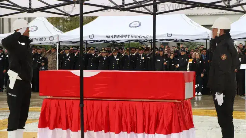 Kaza şehidi polis memurunun cenazesi, törenle Ankara'ya uğurlandı