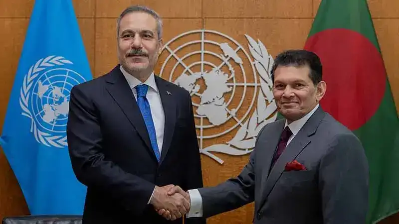 Bakan Fidan, BM 81’inci Genel Kurul Başkanı Rahman ile bir araya geldi