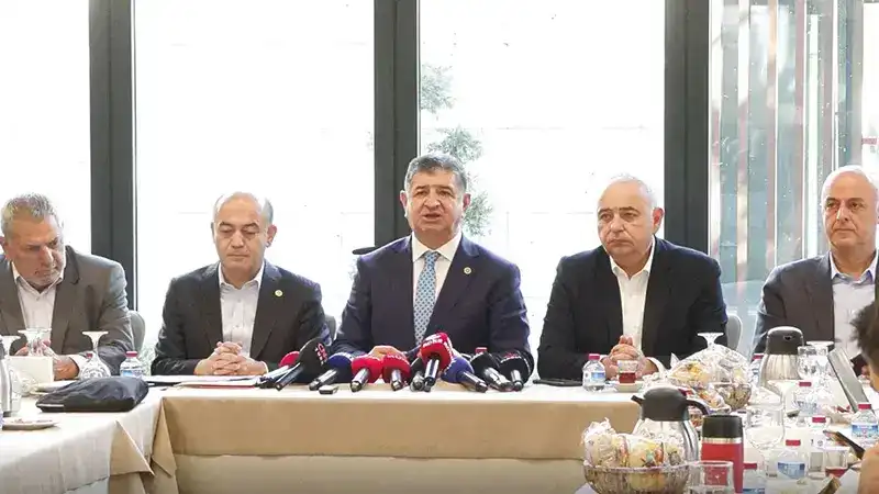 Yeni Partili Karabat: Milletvekillerinden alınan aidatlar grup kararıyla iade edilmiştir