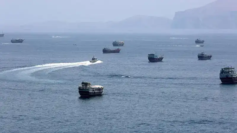 UKMTO: Umman'da bir tanker kaynağı bilinmeyen mühimmatla vuruldu