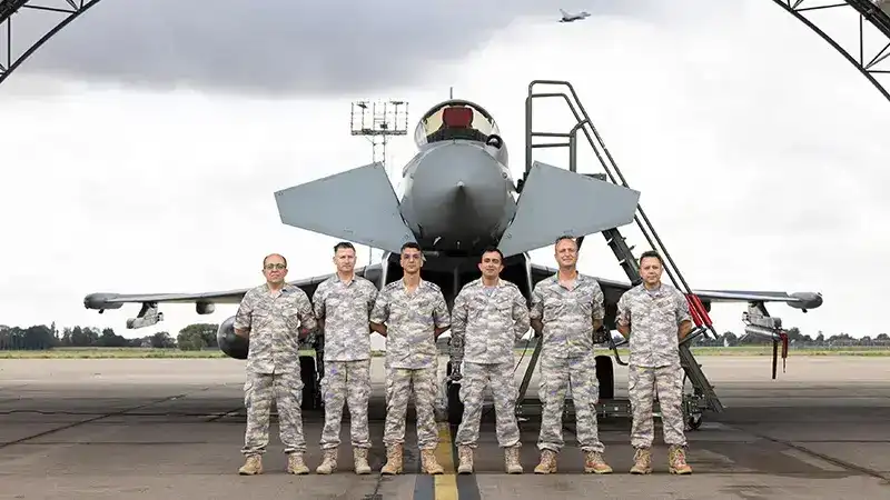 MSB: 'Eurofighter Typhoon' tedarik projesi kapsamında İngiltere’de uçak bakım tesisleri incelendi