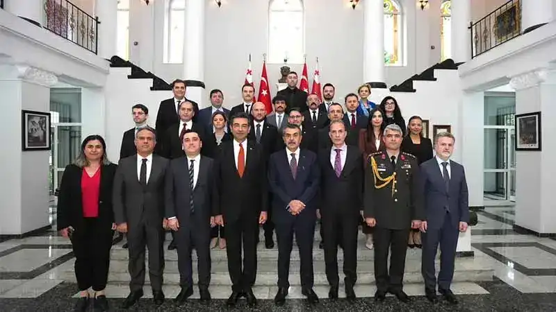 Bakan Tekin, Türkiye'nin Tiflis Büyükelçiliği'ni ziyaret etti