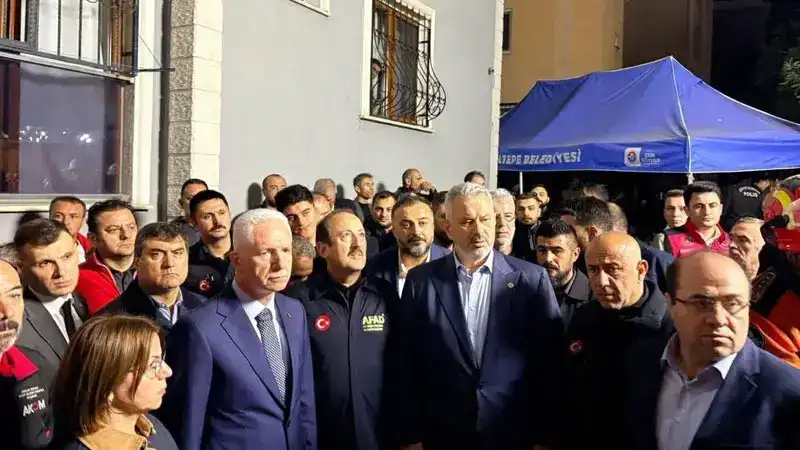 AFAD Başkanı Pehlivan, Maltepe'de çöken binada incelemelerde bulundu