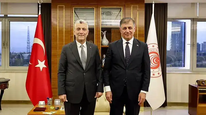 Bakan Bolat, İzmir Büyükşehir Belediye Başkanı Tugay ile görüştü