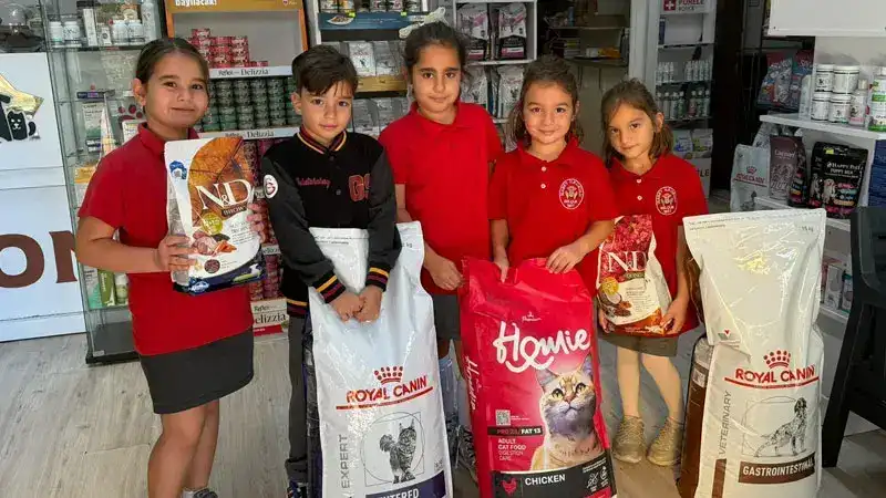 İlkokul öğrencileri hayvan sevgisini iyiliğe dönüştürdü