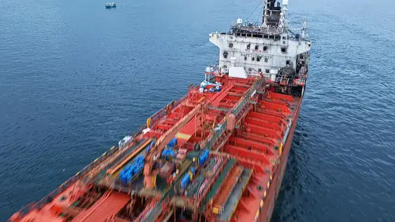 İstanbul Boğazı 'M/T Golden Sapling' isimli tankerin geçişi nedeniyle gemi trafiğine kapatıldı