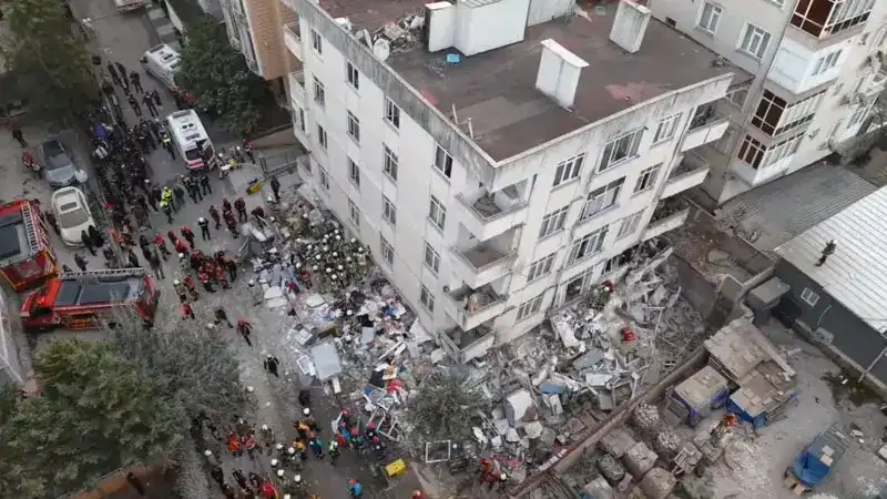 Maltepe'de 3 katı çöken binaya ilişkin bilirkişi ön raporu: 2 kez verilen yıkım kararı uygulanmamış