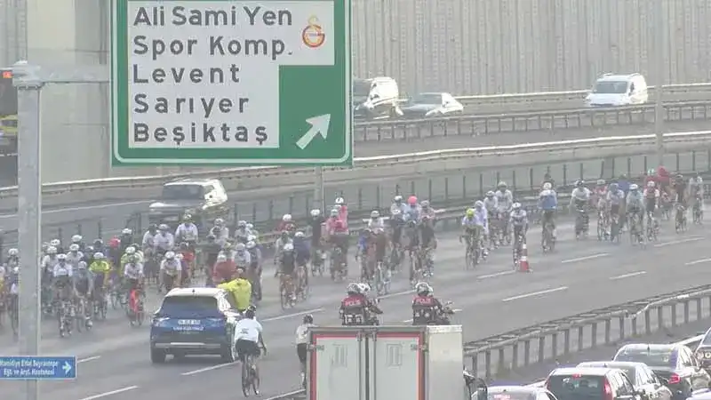 İstanbul’da bisiklet yarışı nedeniyle kapatılan yollar trafiğe açıldı