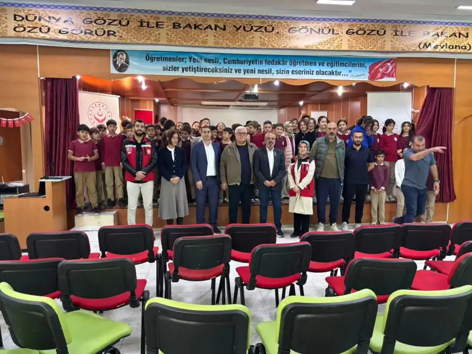 Öğrenciler gazinin kahramanlık anılarını dinledi