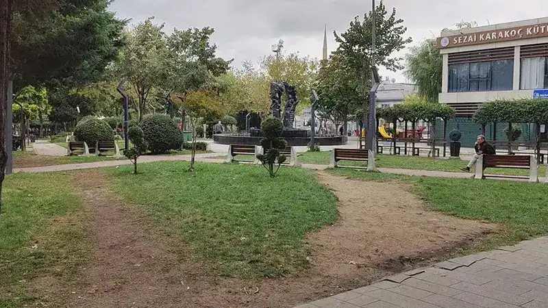 Bayrampaşa'da polisten kaçan 2 şüpheli yanlarında bulunan tabancayı çocuklara saklattı