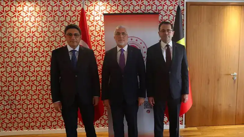 Çalışma ve Sosyal Güvenlik Bakanı Vedat Işıkhan, Belçika’da