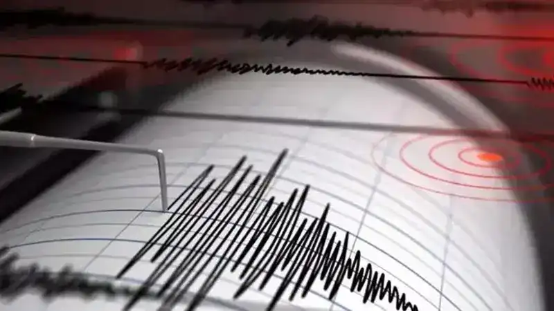 Vanuatu'da 4 dakika arayla 6. 9 ve 6. 3 büyüklüğünde iki deprem
