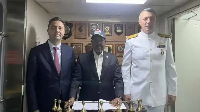 Somali Cumhurbaşkanı Mahmud, Çağrı Bey sondaj gemisini ziyaret etti