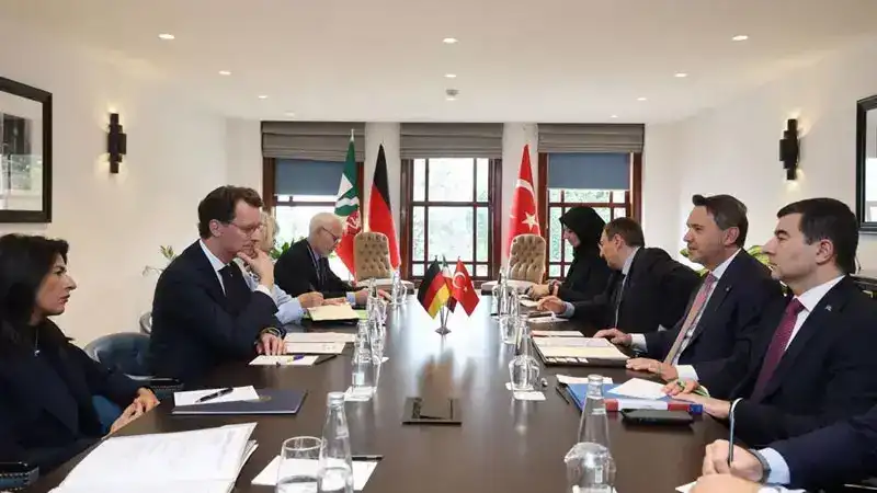 Bakan Bayraktar, Kuzey Ren-Vestfalya Eyaleti Başbakanı Wüst ile görüştü