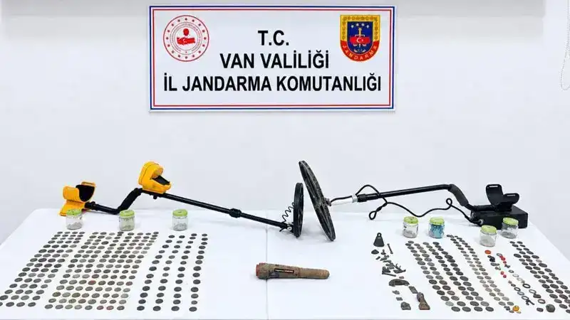 Van'da, Roma dönemine ait 529 sikke ele geçirildi