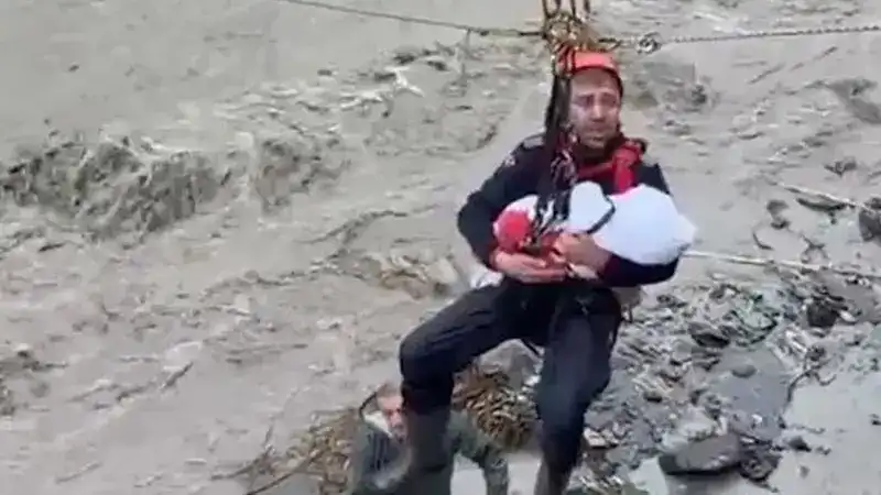Bakan Çiftçi'den Sakarya'da kurtarılan Zeynep bebeğe ilişkin paylaşım
