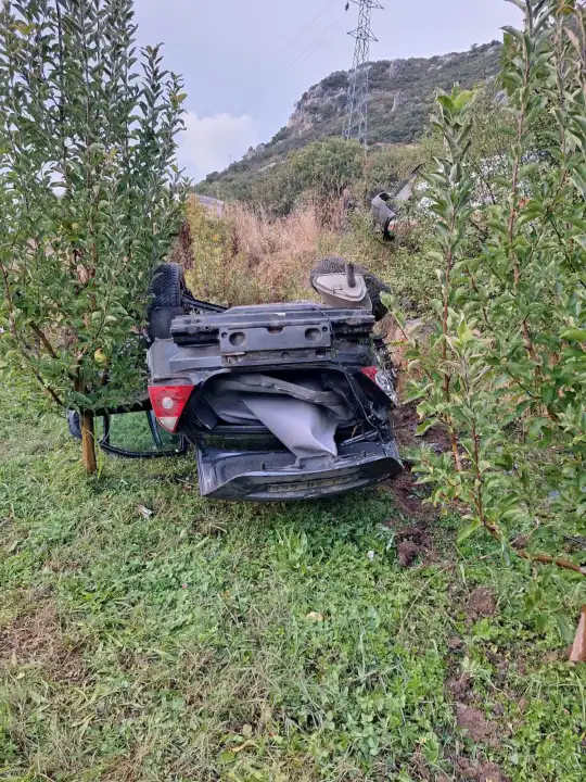 Otomobil takla attı, sürücü yaralandı