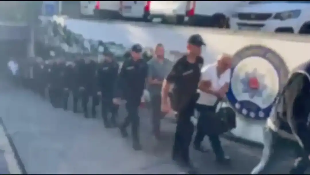 İstanbul'da 'sahte belgelerle vatandaşlık' soruşturması: 33 şüpheli tutuklandı