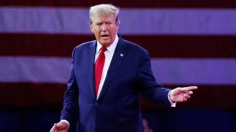 Trump: Güney Kore ile yapılan anlaşma 8, 4 milyar dolarlık petrol projesini içeriyor
