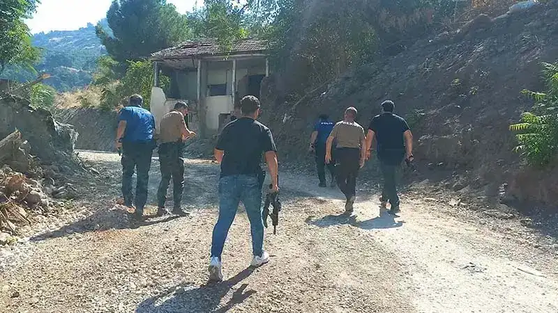 Çay bahçesine silahlı saldırı şüphelisi için Spil Dağı çevresinde dron destekli operasyon