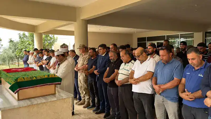 KKTC’deki gemi kazasının ardından cesedine ulaşılan 1'i çocuk 2 kişi toprağa verildi
