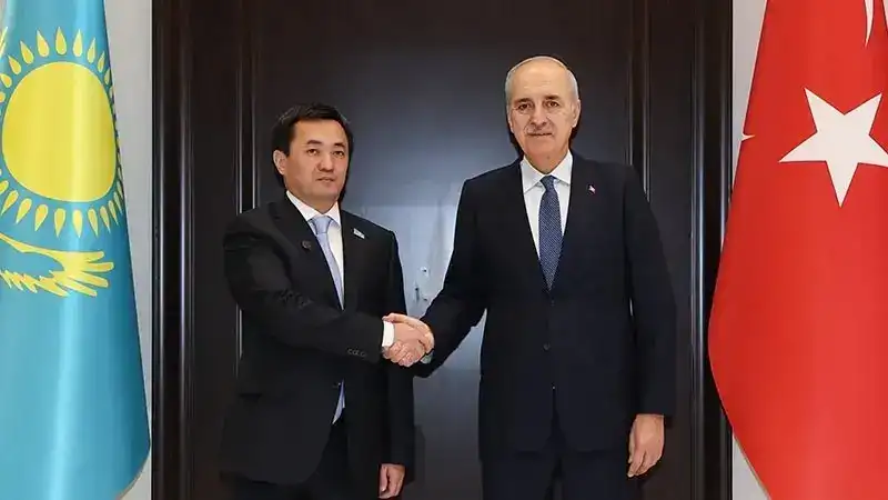 TBMM Başkanı Kurtulmuş, Kazakistan Kurultayı Başkanı Dadebay ile bir araya geldi