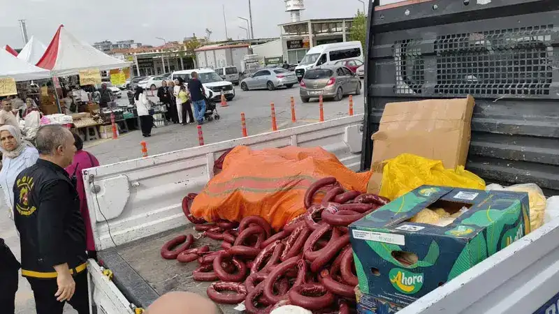 Malatya'da yöresel ürün fuarında 230 kilo sucuk ve 150 kilo peynire el konuldu