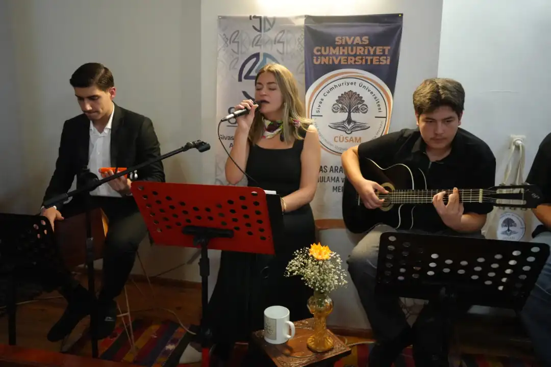Kent sohbetlerinde'Beş şarkı bir şehir'dinletisi