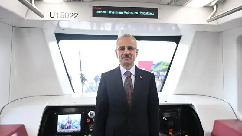Bakan Uraloğlu: 452 kilometrelik kent içi raylı sistem hattını hizmete sunduk